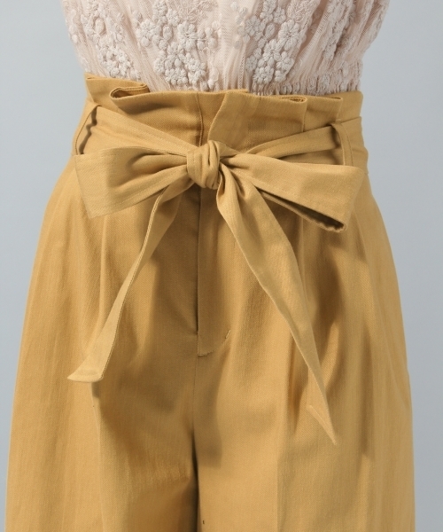 Andemiu（アンデミュウ）の「ハイライズチノワイドパンツ784643（その他パンツ・レディース・ベージュ/カーキ/イエロー・SMALL/MEDIUM）」の11枚目の写真
