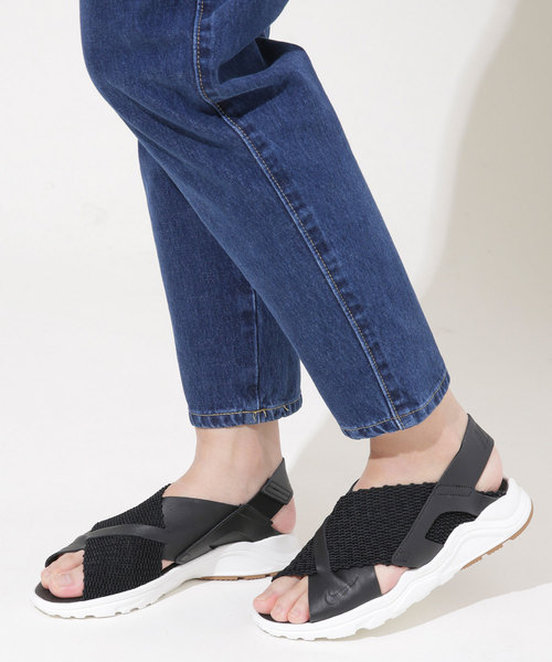 NIKE（ナイキ）の「NIKE/ハラチウルトラ（サンダル・レディース・ブラック・22.0cm/23/24.0cm/25.0cm）」の3枚目の写真