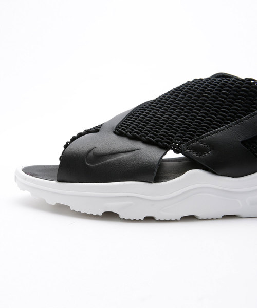 NIKE（ナイキ）の「NIKE/ハラチウルトラ（サンダル・レディース・ブラック・22.0cm/23/24.0cm/25.0cm）」の4枚目の写真