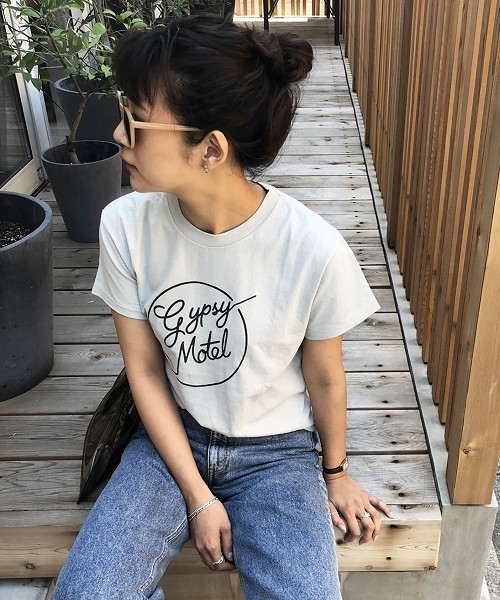 TODAYFUL(トゥデイフル)の「Gypsy Motel Tシャツ(Tシャツ/カットソー・レディース・ブルー/レッド系その他・FREE)」の1枚目の写真