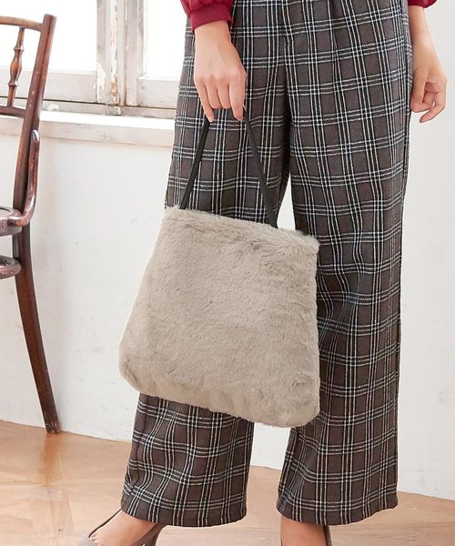 KOBE LETTUCE（コウベレタス）の「ボア＆エコファー2wayショルダーバッグ（ショルダーバッグ・レディース・ブラック/ベージュ/グレー/ピンク/アイボリー/ホワイト系その他/レオパード/ブラウン系その他・FREE）」の5枚目の写真