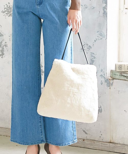 KOBE LETTUCE（コウベレタス）の「ボア＆エコファー2wayショルダーバッグ（ショルダーバッグ・レディース・ブラック/ベージュ/グレー/ピンク/アイボリー/ホワイト系その他/レオパード/ブラウン系その他・FREE）」の2枚目の写真