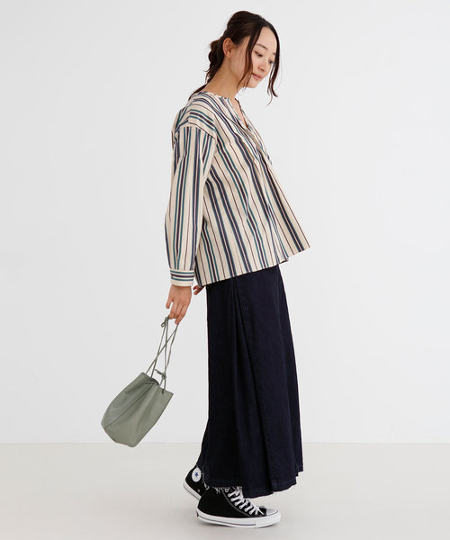 Munich(ミューニック)の「コットンキュプラストライプキーネックシャツ(シャツ/ブラウス・レディース・ベージュ/オフホワイト・FREE)」の3枚目の写真