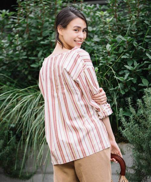 Munich(ミューニック)の「コットンキュプラストライプキーネックシャツ(シャツ/ブラウス・レディース・ベージュ/オフホワイト・FREE)」の19枚目の写真