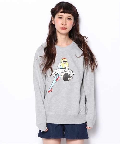 WEGO（ウィゴー）の「WEGO/ヒューマンプリントスウェット（スウェット・レディース・オフホワイト/ブルー/ネイビー/レッド/杢グレー・FREE）」の2枚目の写真