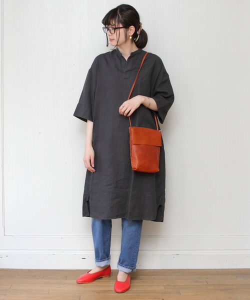 SLOW（スロウ）の「SLOW / スロウ　フラップネックポーチ FLAP NECK POUCH 〔horse pit〕（ショルダーバッグ・レディース・ブラック/キャメル/チョコ・FREE）」の8枚目の写真