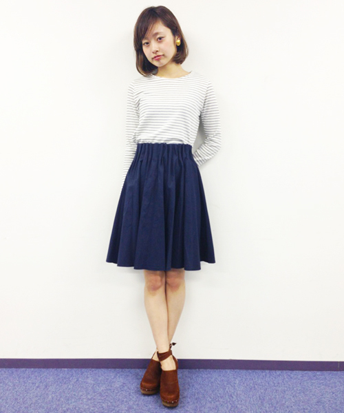 Kastane（カスタネ）の「【Kastane】Wタックステッチスカート（スカート・レディース・ベージュ/ホワイト/レッド/ネイビー/オフホワイト・FREE）」の4枚目の写真