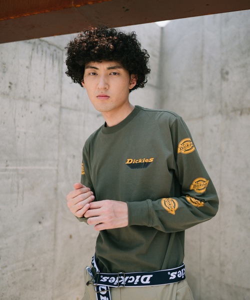 Dickies(ディッキーズ)の「【メンズ】Dickiesロゴシャイニングジェルプリント長袖Tシャツ(Tシャツ/カットソー)」|オリーブ