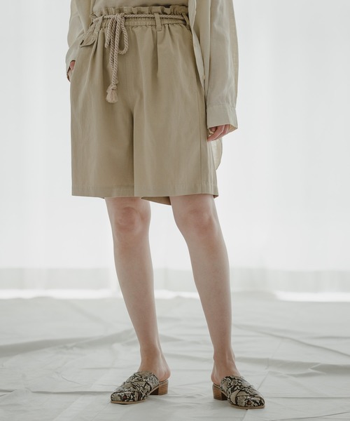 niko and...（ニコアンド）の「【小松菜奈さん着用アイテム】ベルト付きショートパンツ（その他パンツ・レディース・ベージュ/ブラウン/カーキ・MEDIUM/LARGE）」の3枚目の写真