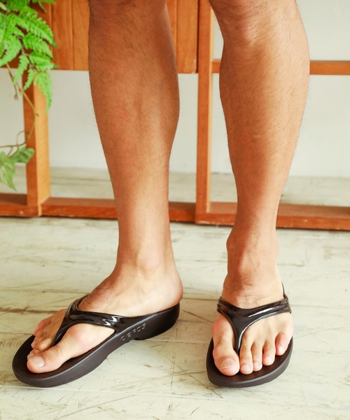 OOFOS(ウーフォス)の「【OOFOS(ウーフォス)】OOLALA(MEN)(サンダル・メンズ・ブルー/ブラック・MEDIUM/LARGE)」の1枚目の写真