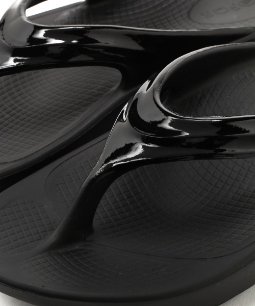 OOFOS(ウーフォス)の「【OOFOS(ウーフォス)】OOLALA(MEN)(サンダル・メンズ・ブルー/ブラック・MEDIUM/LARGE)」の3枚目の写真