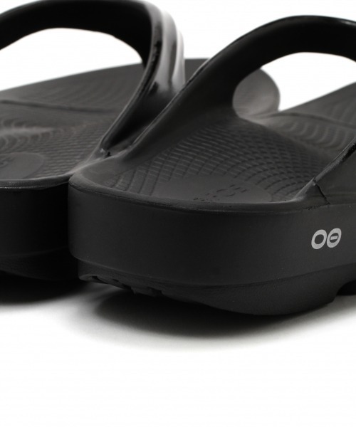 OOFOS(ウーフォス)の「【OOFOS(ウーフォス)】OOLALA(MEN)(サンダル・メンズ・ブルー/ブラック・MEDIUM/LARGE)」の14枚目の写真