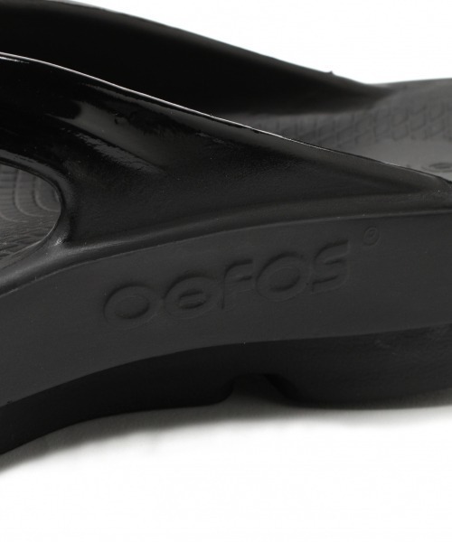 OOFOS(ウーフォス)の「【OOFOS(ウーフォス)】OOLALA(MEN)(サンダル・メンズ・ブルー/ブラック・MEDIUM/LARGE)」の8枚目の写真