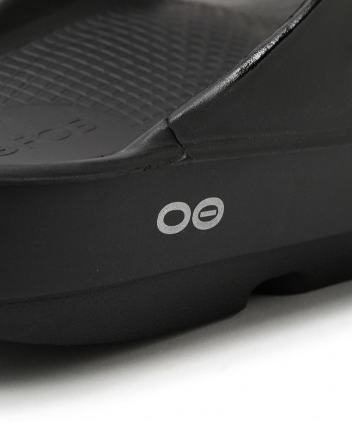 OOFOS(ウーフォス)の「【OOFOS(ウーフォス)】OOLALA(MEN)(サンダル・メンズ・ブルー/ブラック・MEDIUM/LARGE)」の13枚目の写真