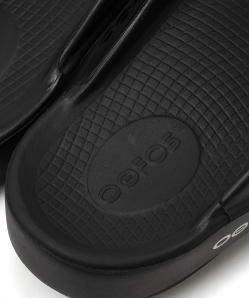 OOFOS(ウーフォス)の「【OOFOS(ウーフォス)】OOLALA(MEN)(サンダル・メンズ・ブルー/ブラック・MEDIUM/LARGE)」の12枚目の写真