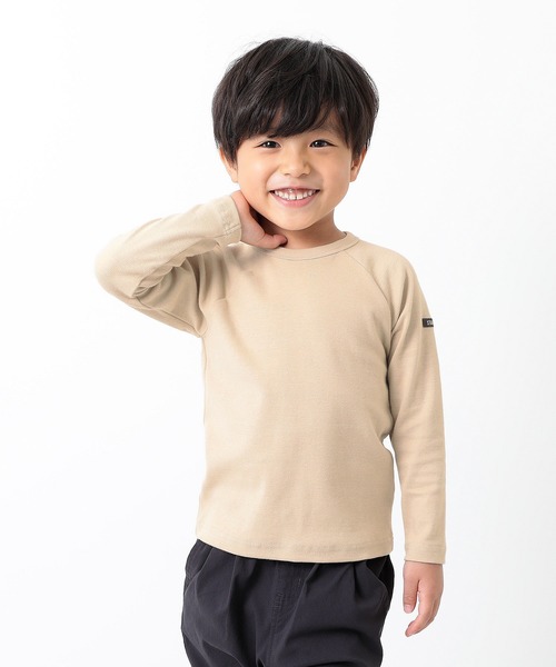 devirock（デビロック）の「ウルトラストレッチ長袖Tシャツ（Tシャツ/カットソー・キッズ・ホワイト/ブラック/ヘザーチャコール/ネイビー/ブルー系その他/ライトカーキ/パープル系その他/ピンク系その他/モカ/ライトブラウン/ベージュ/ダークオレンジ・100cm/110cm/120cm/130cm/140cm/150cm/160cm/80ｃｍ/90cm）」の6枚目の写真