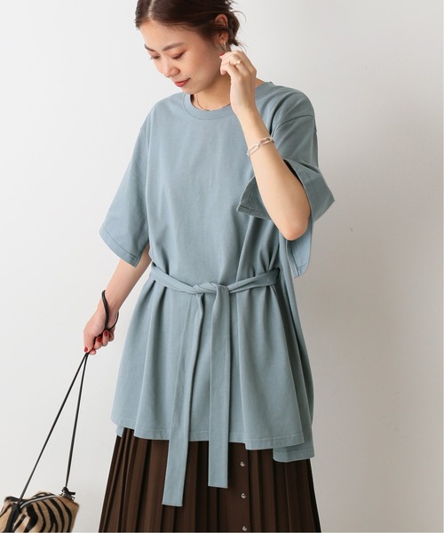 JOURNAL STANDARD relume(ジャーナルスタンダード レリューム)の「【Miho Tanaka × relume】ベルテッドスリットTシャツ◆(Tシャツ/カットソー・レディース・ブルー/ブラック・FREE)」の2枚目の写真