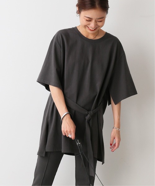 JOURNAL STANDARD relume(ジャーナルスタンダード レリューム)の「【Miho Tanaka × relume】ベルテッドスリットTシャツ◆(Tシャツ/カットソー・レディース・ブルー/ブラック・FREE)」の1枚目の写真