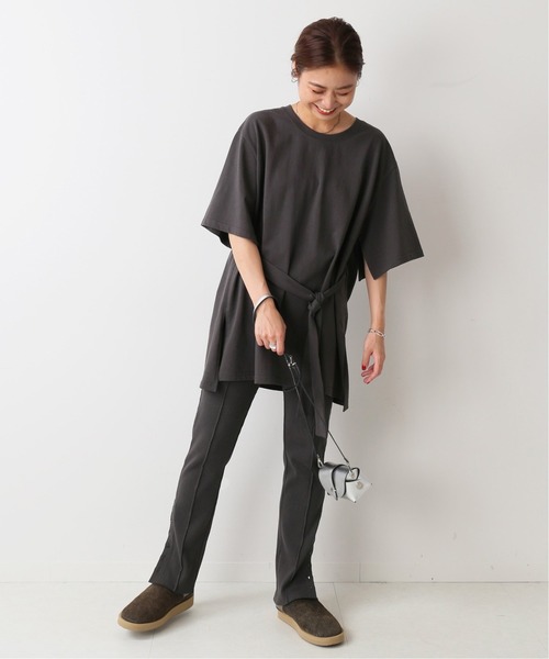 JOURNAL STANDARD relume(ジャーナルスタンダード レリューム)の「【Miho Tanaka × relume】ベルテッドスリットTシャツ◆(Tシャツ/カットソー・レディース・ブルー/ブラック・FREE)」の3枚目の写真