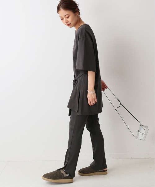 JOURNAL STANDARD relume(ジャーナルスタンダード レリューム)の「【Miho Tanaka × relume】ベルテッドスリットTシャツ◆(Tシャツ/カットソー・レディース・ブルー/ブラック・FREE)」の4枚目の写真