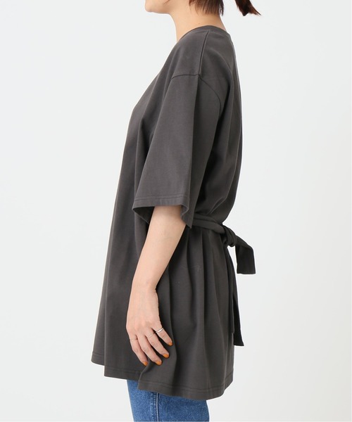 JOURNAL STANDARD relume(ジャーナルスタンダード レリューム)の「【Miho Tanaka × relume】ベルテッドスリットTシャツ◆(Tシャツ/カットソー・レディース・ブルー/ブラック・FREE)」の20枚目の写真