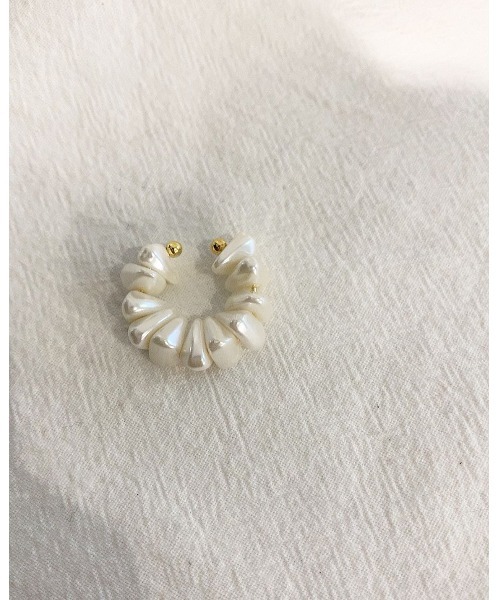 mou(モウ)の「ジグザグパールイヤーカフ(片耳用)(イヤリング・レディース・ホワイト・FREE)」の7枚目の写真