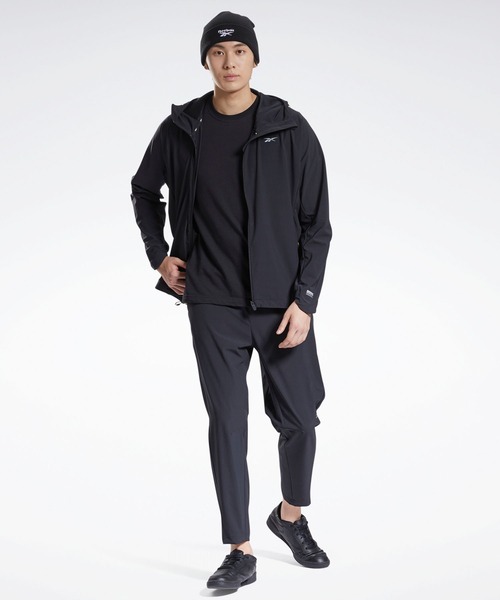 Reebok(リーボック)の「DMX DWR ウィンドブレーカー / DMX DWR Windbreaker(ナイロンジャケット・メンズ・ブラック×ブラック・SMALL/MEDIUM/LARGE/X-LARGE/XX-LARGE/XXX-LARGE)」の2枚目の写真