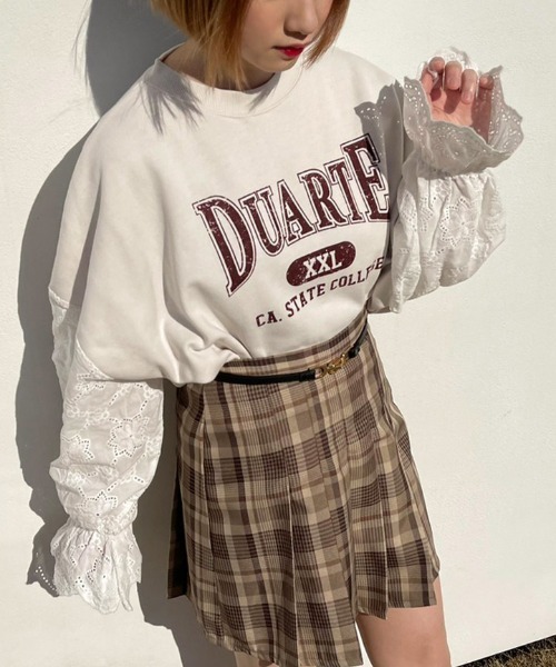 apres jour(アプレジュール)の「袖レースリメイク風スウェット【ZOZOTOWN限定アイテム】(スウェット・レディース・ラベンダー/アイボリー/ブラック/ダークブルー・X-LARGE/フリー)」の6枚目の写真