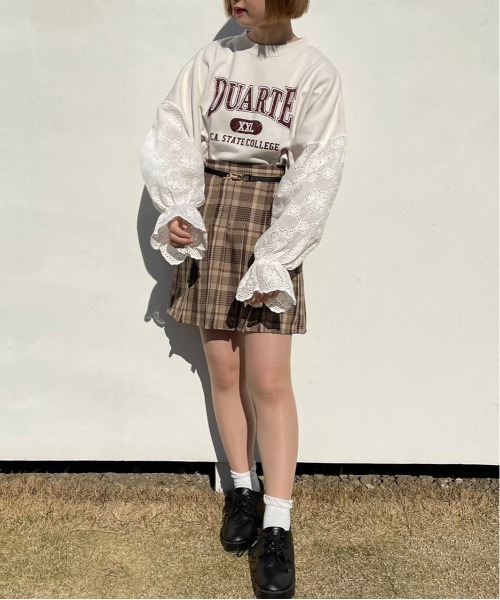 apres jour(アプレジュール)の「袖レースリメイク風スウェット【ZOZOTOWN限定アイテム】(スウェット・レディース・ラベンダー/アイボリー/ブラック/ダークブルー・X-LARGE/フリー)」の8枚目の写真