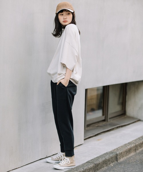 Munich（ミューニック）の「プレミアムコットン　バックタックプルオーバー（Tシャツ/カットソー・レディース・ダークグレー/ライトベージュ/キャメル/レッド/ホワイト/ブラック・FREE）」の21枚目の写真