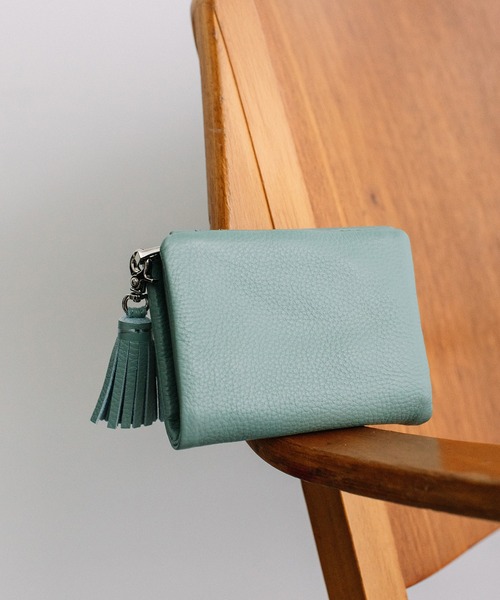 Beau're(ヴュレ)の「BEAURE ヴュレ カウレザー 二つ折り 財布(財布・レディース・スモークピンク/ホワイト/ゴールド/シルバー/ブルー系その他/サックスブルー/ブラック/グリーン/ライトイエロー/ベージュ/レンガ/ラベンダー/ダークグリーン/キャメル/カーキブラウン/オリーブ/オレンジ・FREE/SMALL)」の8枚目の写真