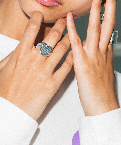 X-girl（エックスガール）の「GIRLY LOGO RING（リング・レディース・B/C・11/13/9）」の2枚目の写真