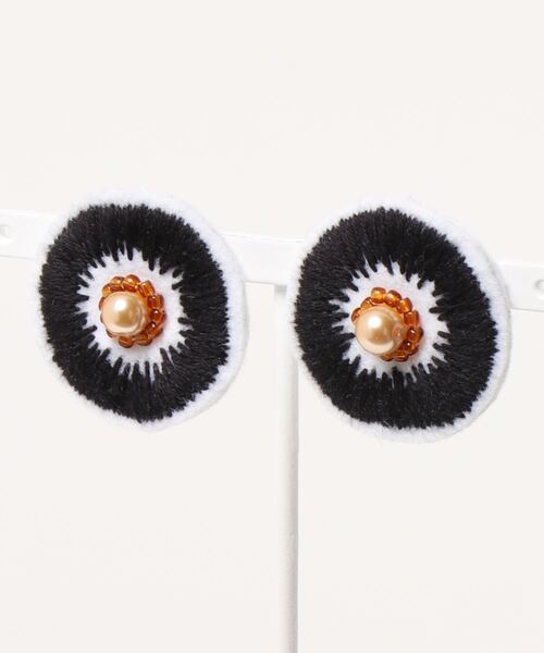 tone(トーン)の「【antant】マルっぽいビーズ刺繍(MA)(ピアス(両耳用)・レディース・ホワイト/ブラック/グリーン/ブラウン系その他・FREE)」の1枚目の写真
