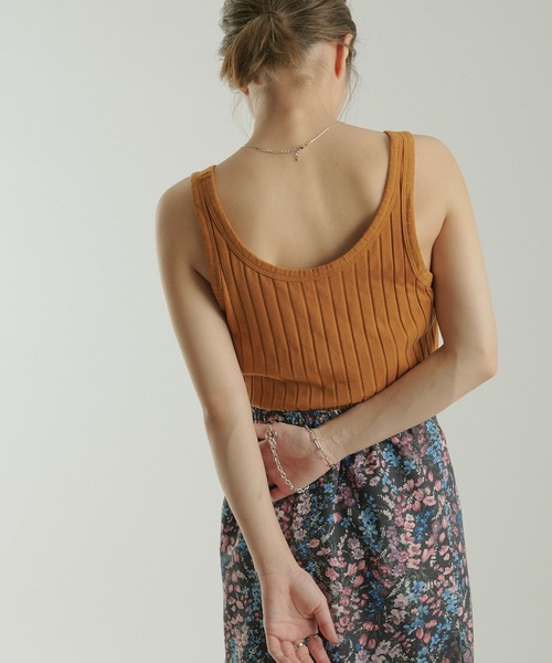 CIAOPANIC（チャオパニック）の「【SCENE by ciaopanic/シーン バイ チャオパニック】ベーシックリブタンクトップ/WEB・一部店舗限定（タンクトップ・レディース・ダークブラウン/グリーン/キャメル・FREE）」の3枚目の写真