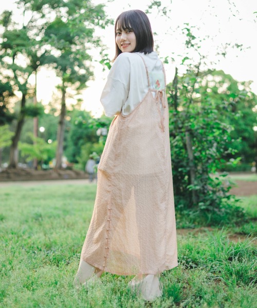 nemne store(ネンネストア)の「空をみあげるシアーキャミワンピース(ワンピース・レディース・オフホワイト/オレンジ/ライトグリーン/ラベンダー・フリー)」の4枚目の写真