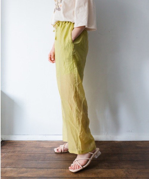nemne store(ネンネストア)の「ひなたぼっこをするサテンパンツ(その他パンツ・レディース・ライム/キナリ/モカ・SMALL/MEDIUM)」の5枚目の写真