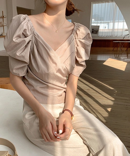 Lea sienna(リーシェンナ)の「バルーンスリーブのフロントクロストップス(Tシャツ/カットソー・レディース・ホワイト/ベージュ・S/M/L)」の12枚目の写真