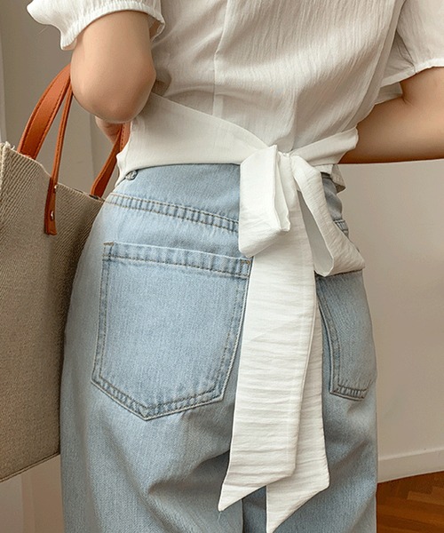 Lea sienna(リーシェンナ)の「バルーンスリーブのフロントクロストップス(Tシャツ/カットソー・レディース・ホワイト/ベージュ・S/M/L)」の4枚目の写真