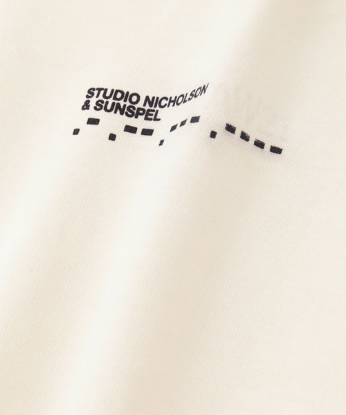 STUDIO NICHOLSON(スタジオニコルソン)の「【Sunspel and Studio Nicholson】MEN’S MIDWEIGHT COTTON(Tシャツ/カットソー・メンズ・ブラック/アイボリー・SMALL/MEDIUM/LARGE/XS)」の5枚目の写真