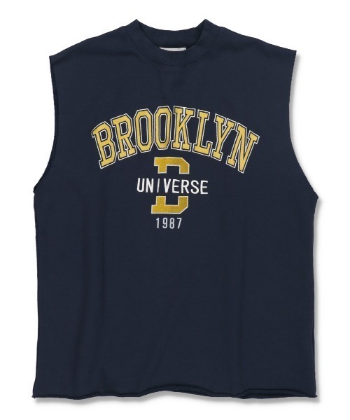 SPINNS（スピンズ）の「【ゆるシルエット】カレッジロゴ ノースリーブスウェットベスト（ベスト・レディース・スミクロ/ネイビー/ダークグリーン・ONESIZE）」の15枚目の写真