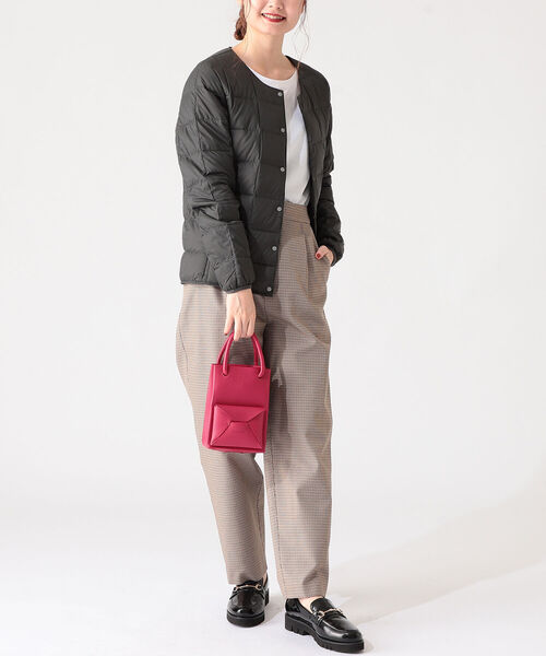 B:MING by BEAMS(ビーミングバイビームス)の「TAION / インナー ダウン 21AW(ダウンジャケット/コート・レディース・ブラック/チャコールグレー/カーキ・LARGE/SMALL/MEDIUM)」の4枚目の写真