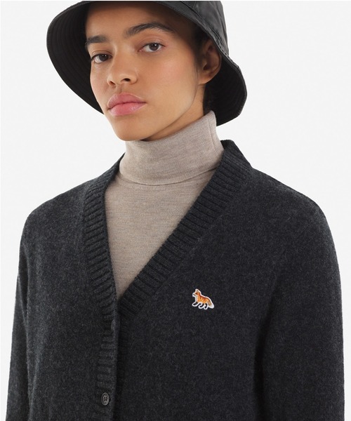 Maison Kitsune（メゾンキツネ）の「BABY FOX PATCH BOXY CARDIGAN（カーディガン/ボレロ・レディース・ネイビー/ダークグレー/ブラック/ベージュ・S/M/L/XS）」の13枚目の写真