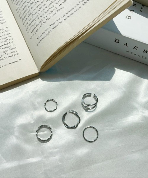 PairPair(ペアペア)の「デザインリングSET(リング・レディース・シルバー/ゴールド・FREE)」の4枚目の写真