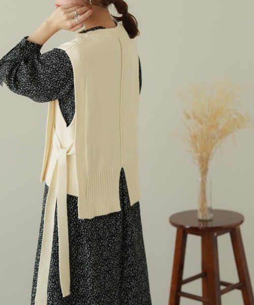 SUGAR BISKET(シュガービスケット)の「サイドリボンニットベスト(ベスト・レディース・ベージュ/ブラック/ブラウン/アイボリー・フリー)」の11枚目の写真
