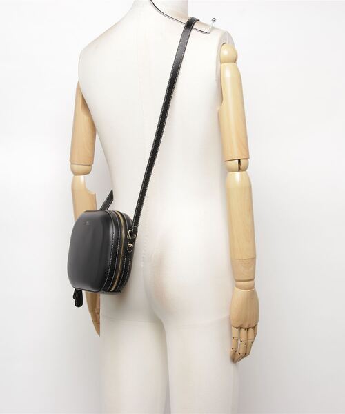 A.P.C.(アーペーセー)の「アーペーセー アンブル ショルダーバッグ A.P.C. AMBRE CROSS BODY BAG(ショルダーバッグ・レディース・ブラック・FREE)」の7枚目の写真