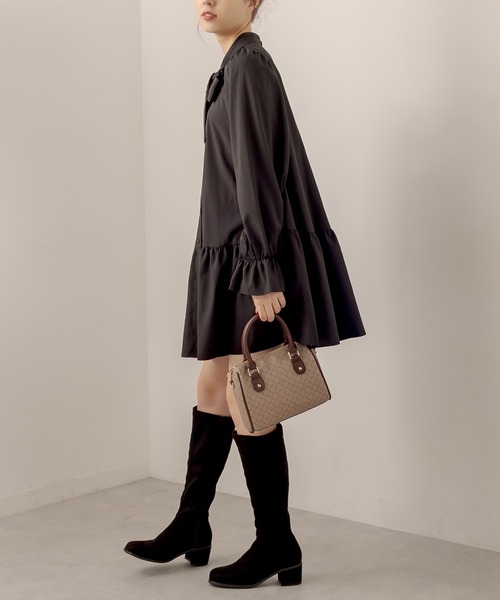 OLIVE des OLIVE（オリーブデオリーブ）の「ボウタイ長そでチュニックワンピース（ワンピース・レディース・ブラック/ブラウン/オフホワイト・FREE）」の15枚目の写真