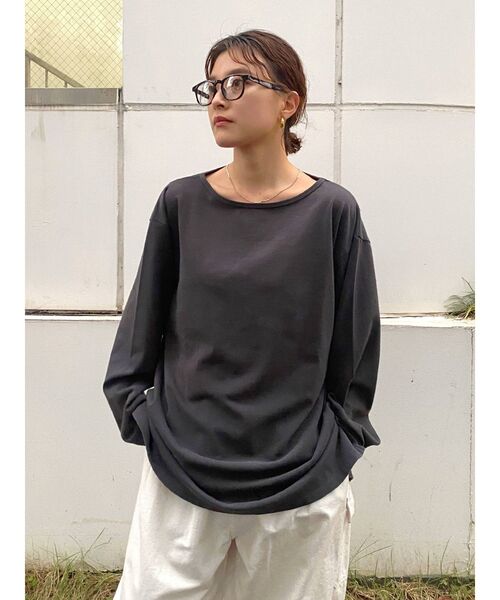 Ungrid（アングリッド）の「ボートネックロングスリーブTee（Tシャツ/カットソー・レディース・オフホワイト/チャコールグレー・FREE）」の2枚目の写真