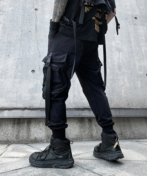 NEW GENTLEMAN（ニュージェントルマン）の「ベルトポケット カーゴパンツ（カーゴパンツ・メンズ・ブラック・M/L）」の17枚目の写真