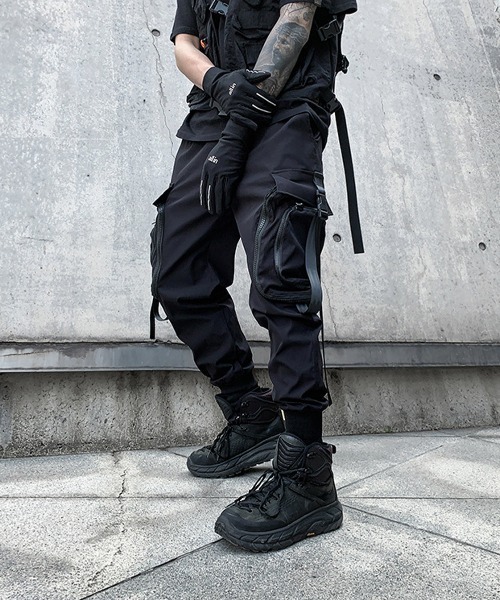 NEW GENTLEMAN（ニュージェントルマン）の「ベルトポケット カーゴパンツ（カーゴパンツ・メンズ・ブラック・M/L）」の3枚目の写真