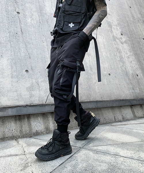 NEW GENTLEMAN（ニュージェントルマン）の「ベルトポケット カーゴパンツ（カーゴパンツ・メンズ・ブラック・M/L）」の5枚目の写真